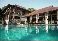 Covehill Green Resort by My Hospitality Hotel di Pelabuhan Ratu