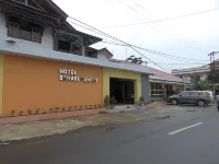 Bahari Family Hotel Hotels in Aertembaga