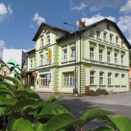 Base Camp 3 Отели в г. Яблонец-над-Нисоу