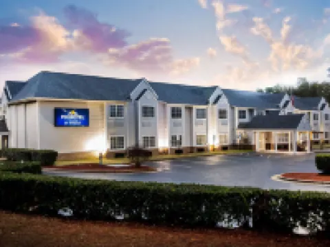 Microtel Inn & Suites by Wyndham Southern Pines / Pinehurst Hotels in Moore County