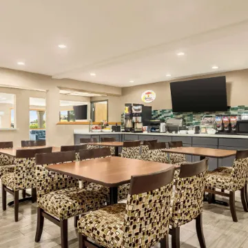 Super 8 by Wyndham Ankeny/Des Moines Area