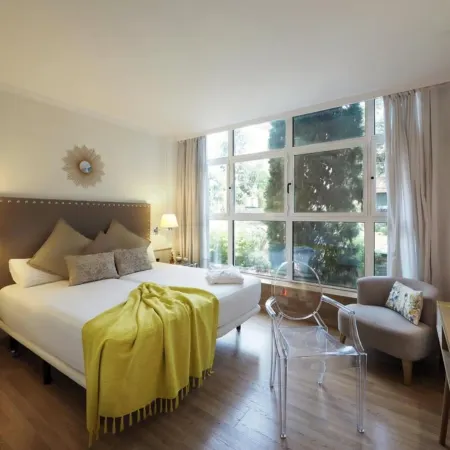 Vilana Hotel Boutique Отели рядом с достопримечательностью «Железнодорожный вокзал Ла-Бонанова»