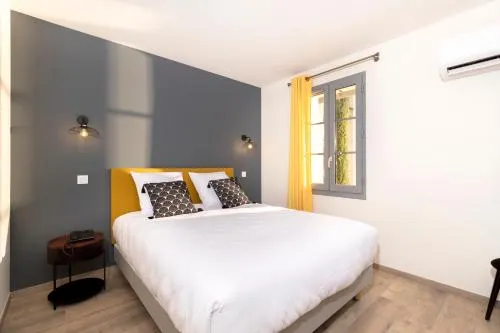 克洛斯城堡別墅酒店