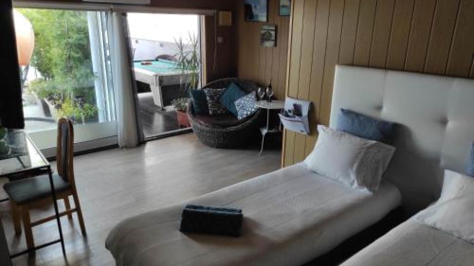 Room Near the Airport
