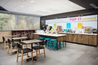 Tru by Hilton Atlanta Northlake Parkway - Frühstück