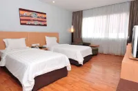 Amalia Hotel Lampung فنادق في Enggal