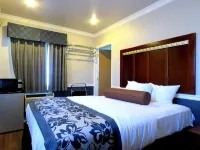 La Bonita Inn Motel - Motels