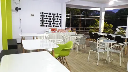 Eston House ( Guest House and Homestay ) Syariah