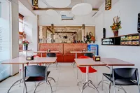 Feliz GH Hotels in Wonocolo