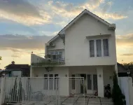 Mayonez Homestay 3Br Near Malioboro Hotell i Kricak