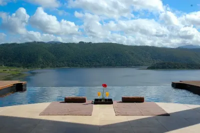 Lodge on Lake