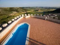 Residencia Real Castillo de Curiel - parking