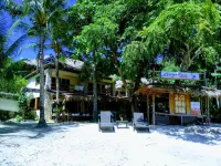 Angelina Beach Resort & Italian Restaurant Malapascua Hotels in Daanbantayan