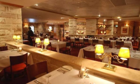 7. 더 허미티지 모..