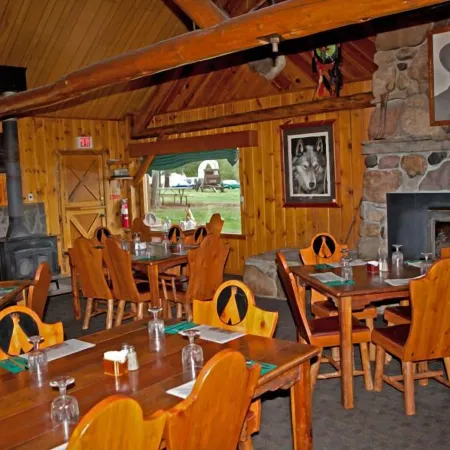 Pahaska Tepee Resort
