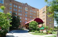 Courtyard Kansas City Country Club Plaza Hotels in Kansas City
