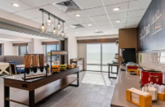 科羅拉多斯普林斯東北歡朋飯店 安全服務場附近的飯店