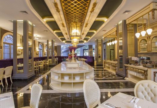 디프리마호텔 수영장 시설