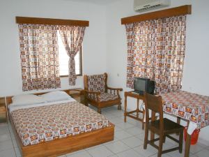 Hotel Aurore Lome