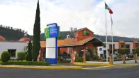 Holiday Inn Express MORELIA by IHG - parking