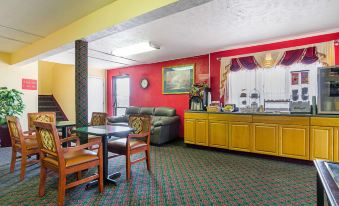 Econo Lodge Lansing - Leavenworth