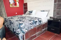 Inglesias Suites Hotel a Mushin