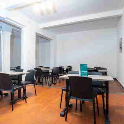 Ayenda Acacia Dining/Meeting Rooms
