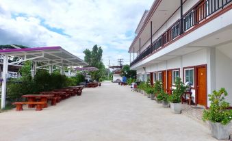 Baan Kru Toom Hotel