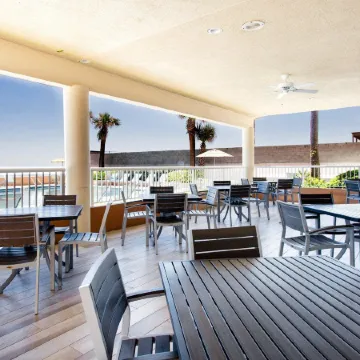 Holiday Inn & Suites DAYTONA BEACH ON THE OCEAN by IHG Отели рядом с достопримечательностью «Loggerhead Marina»