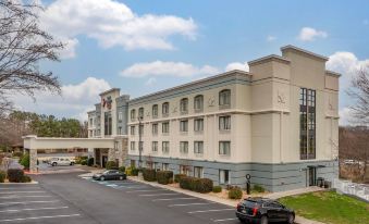 Best Western Plus Dalton Inn