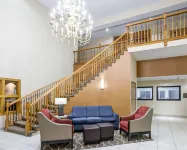 Comfort Suites Kansas City-Liberty Hotels in Chouteau Township