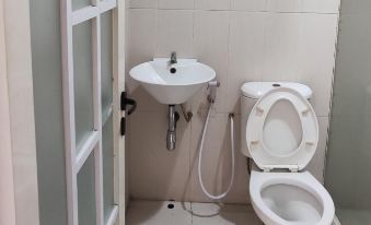 Behomy Cozynest Gayungsari