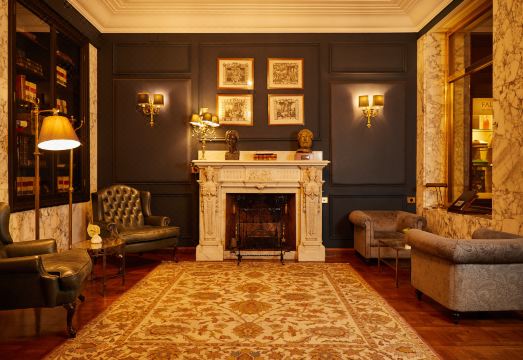 엘 아베니다 팰리스