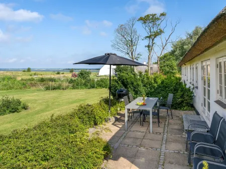 "Margareta" - 250m to the Fjord Отели в г. Praesto