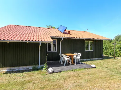 "Jaane" - 650m to the Fjord