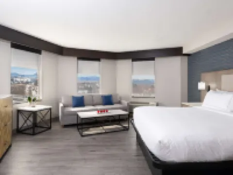 ダブルツリー バイ ヒルトン デンバー - ソーントン ソーントンのホテル