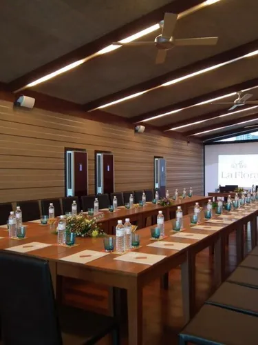 รูปภาพของลาฟลอร่ารีสอร์ท ป่าตอง