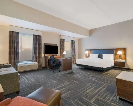 Hampton Inn & Suites Plattsburgh Hotels in Plattsburgh