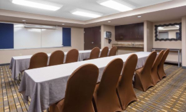 AmericInn by Wyndham Madison South