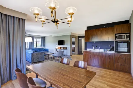 Four Points by Sheraton St. Catharines Niagara Suites