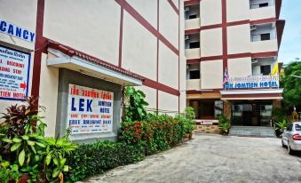 Lek Hotel