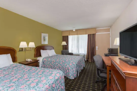 Days Inn & Conf Center by Wyndham Southern Pines Pinehurst