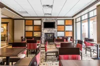 Comfort Inn & Suites Hotels in Wallingford