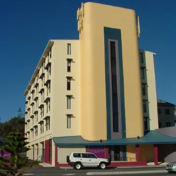 Ocean Beach Hotel
