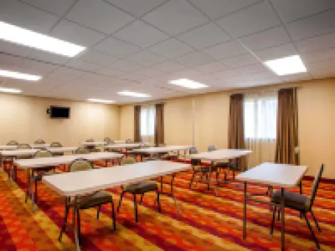 Suburban Studios Cedar Falls Hotels in Cedar Falls