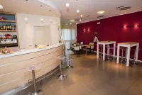 Best Western Palace Inn Hotel - bar