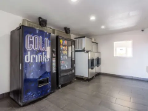 モーテル 6 ニードルズ カリフォルニア ニードルズのホテル