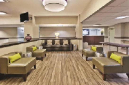 La Quinta Inn & Suites by Wyndham Charleston Riverview Hotels in Charleston