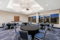 La Quinta Inn & Suites by Wyndham Kansas City Beacon Hill - breakfast