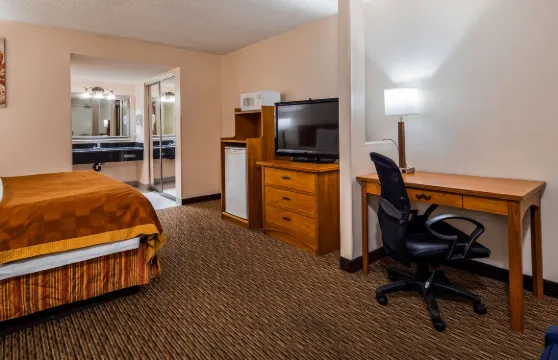 蒂哈查皮貝斯特韋斯特SureStay酒店